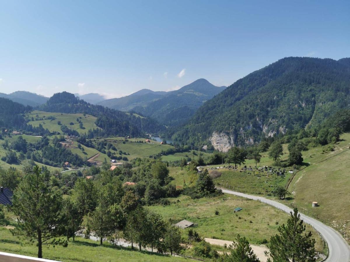 Apartman Bugar Mitrovac Exteriér fotografie