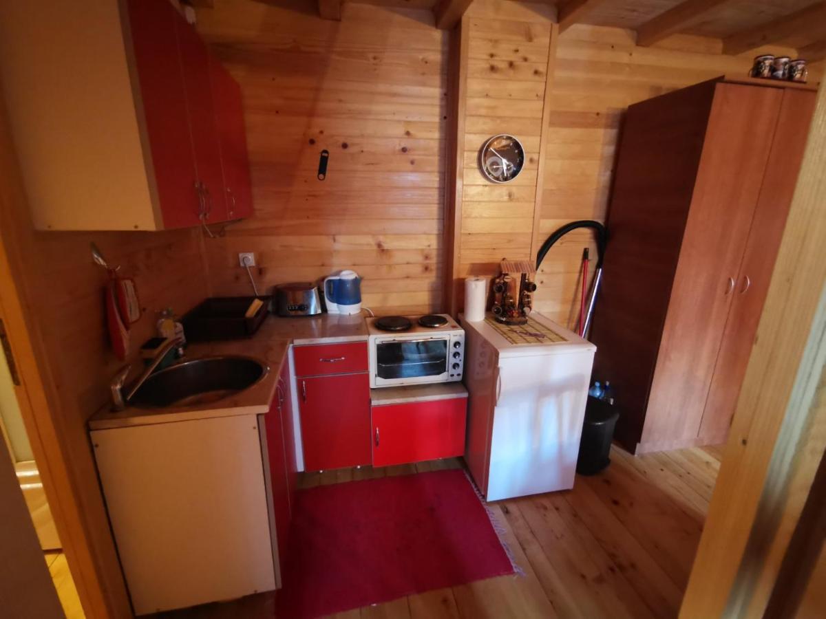 Apartman Bugar Mitrovac Exteriér fotografie
