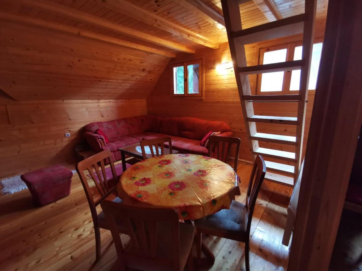 Apartman Bugar Mitrovac Exteriér fotografie