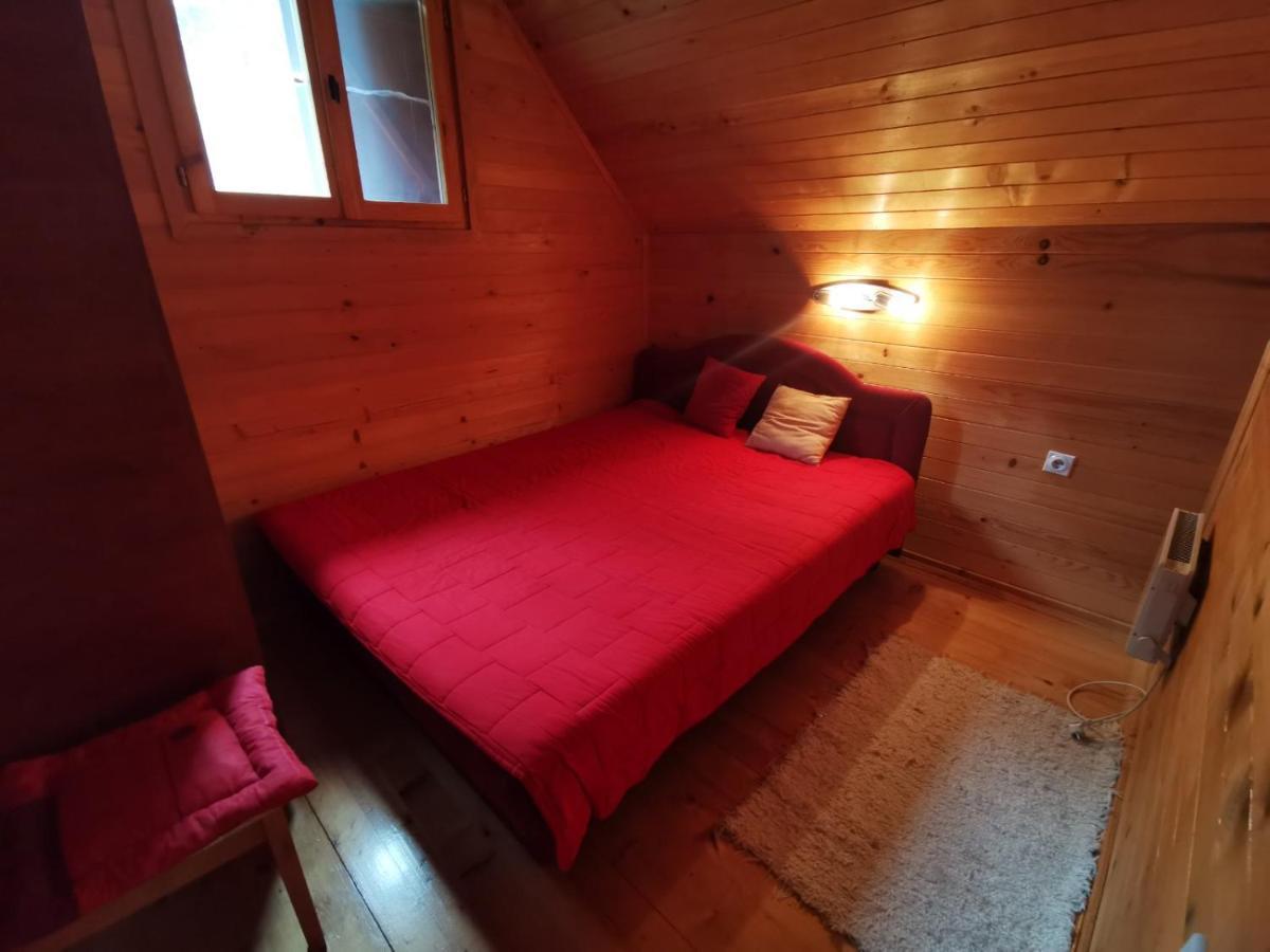 Apartman Bugar Mitrovac Exteriér fotografie